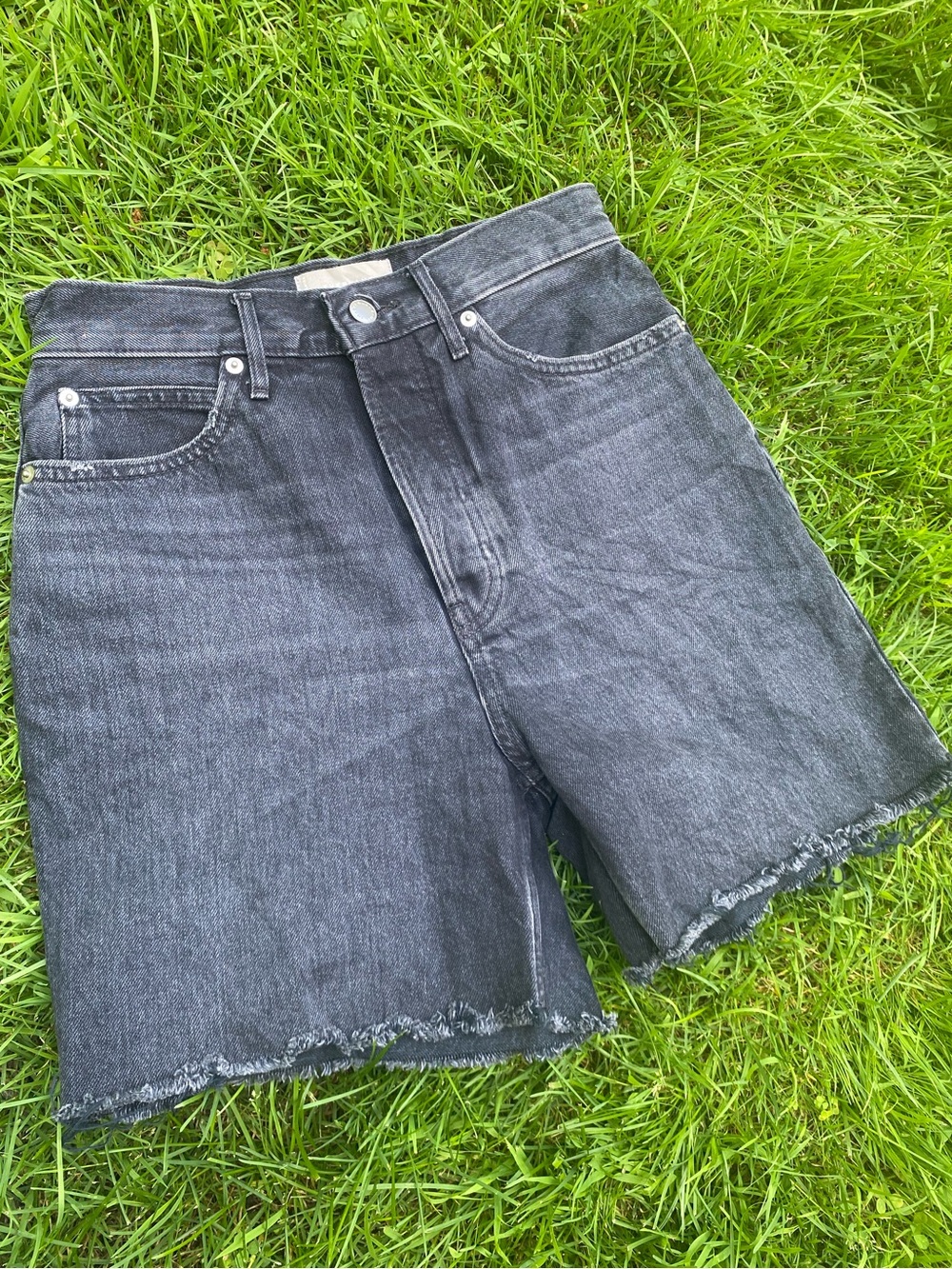 EVERLANE The way high shorts 5” black denim cut offs size 28